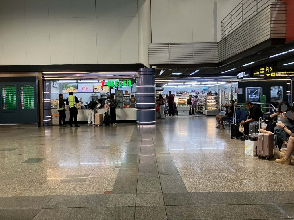 7 eleven convenience store inside don mueang airport