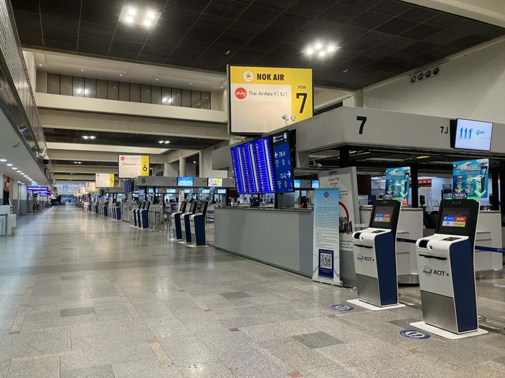 don mueang airport international terminal 2am quiet