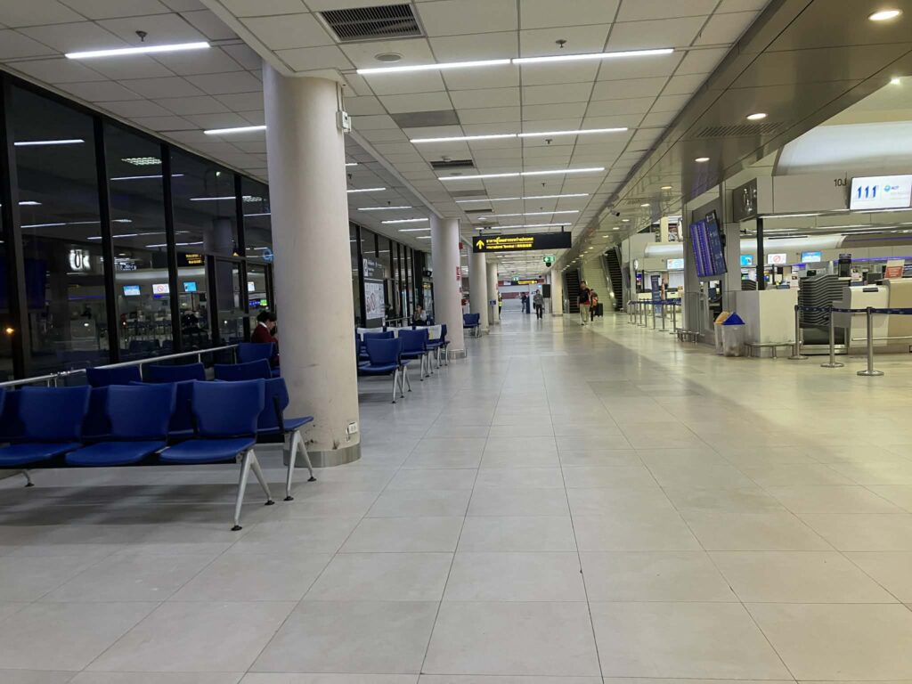 don mueang airport terminal 2 (Domestic) seating area night