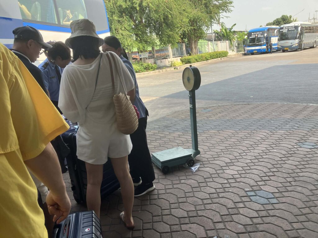 pattaya airport bus luggage weight scale north pattaya terminal baggage check
