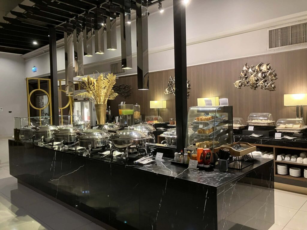 dmk miracle lounge buffet food drinks terminal 1