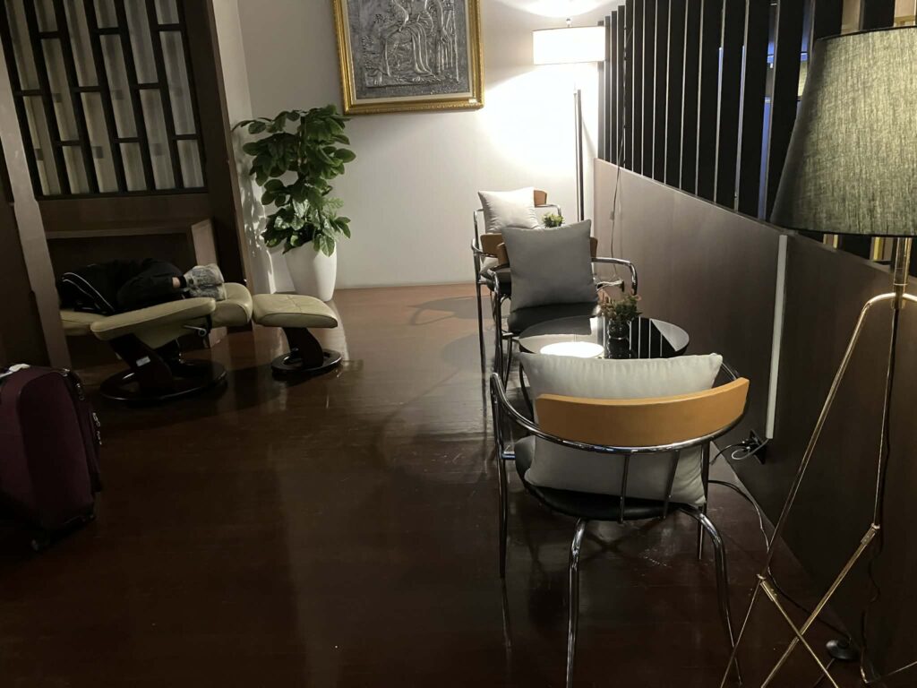 dmk miracle lounge upper floor private seating chairs