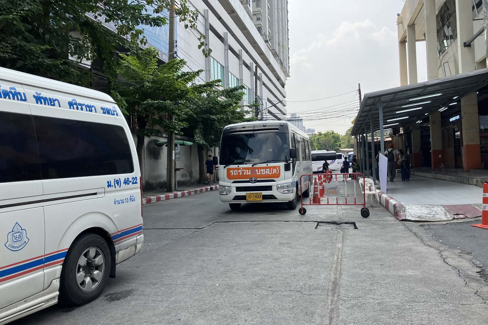 Minivans waiting at Ekkamai Bus Terminal in Bangkok